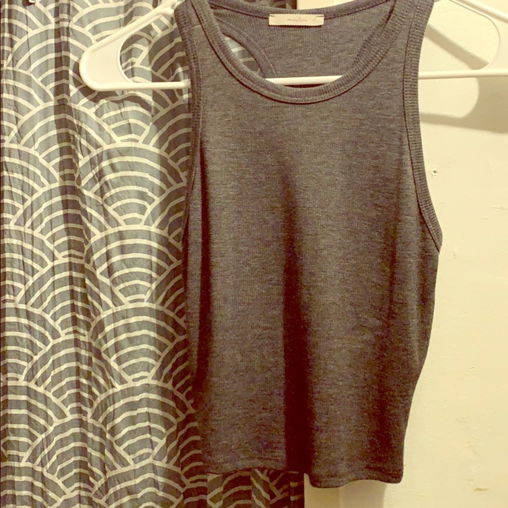 Grey MaiTai like new ribbed Razorback crop Size S